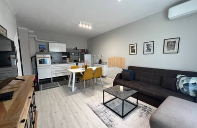 Vermietung einer komfortablen 2-Zimmer-Wohnung, 65 m², Stadtteil Hl. Hl. Konstantin und Helena, Varna, Bulgarien